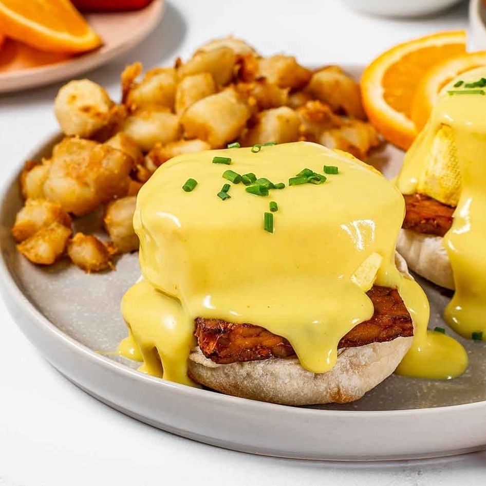 These Vegan Eggs Benedict Recipes Will Change Your Brunch Game