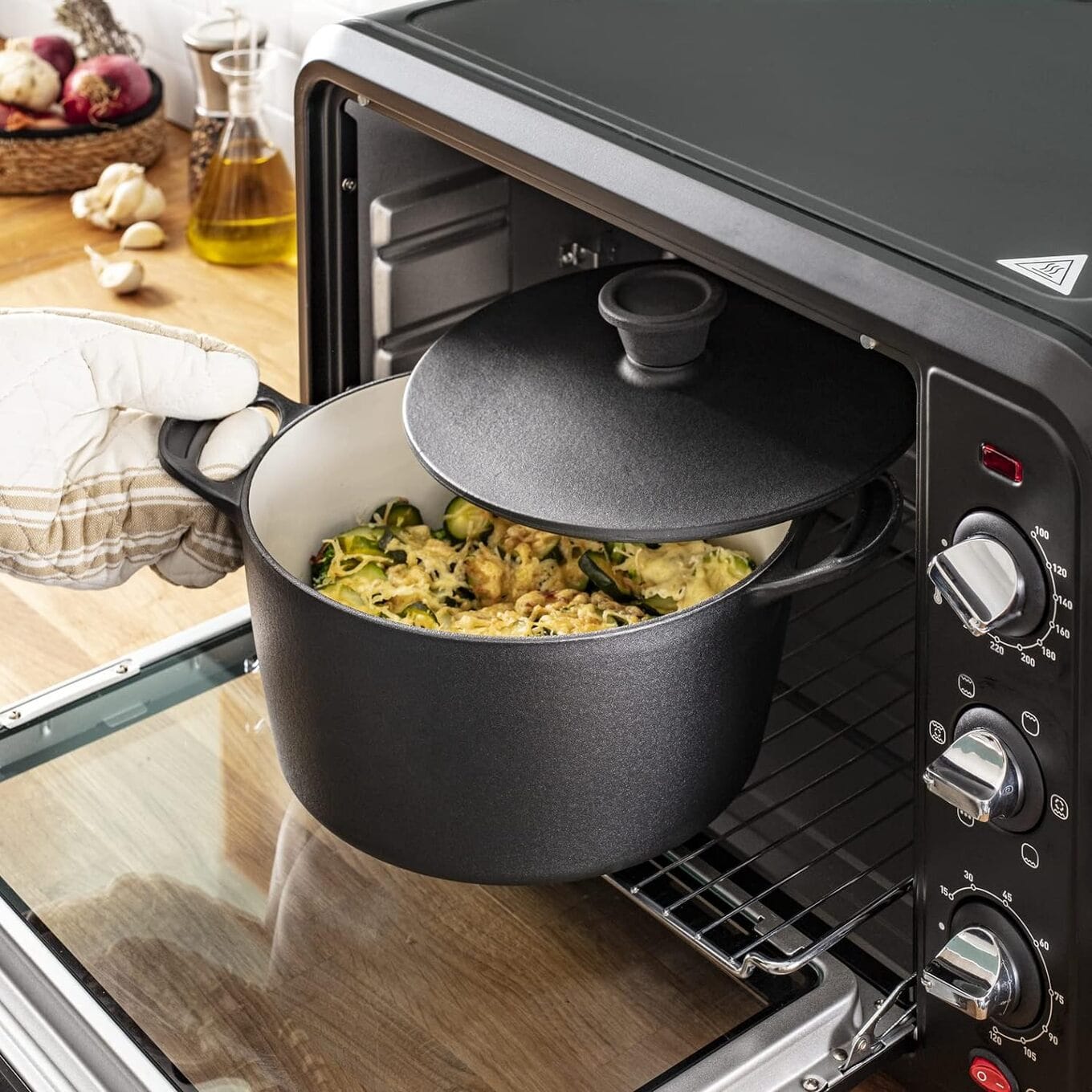 VegNews.castironstockpot.tefal