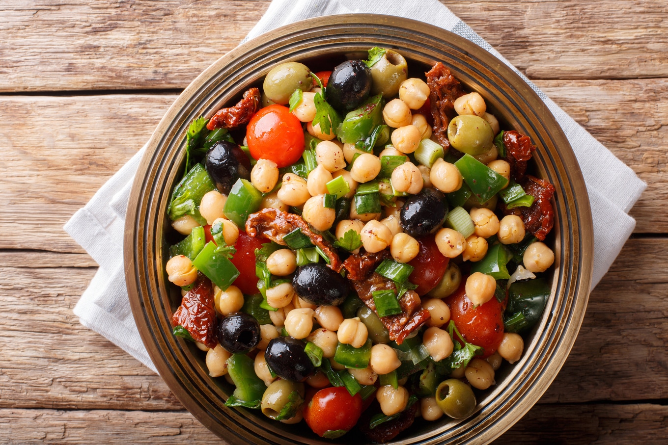 VegNews.ChickpeaBaelaSalad
