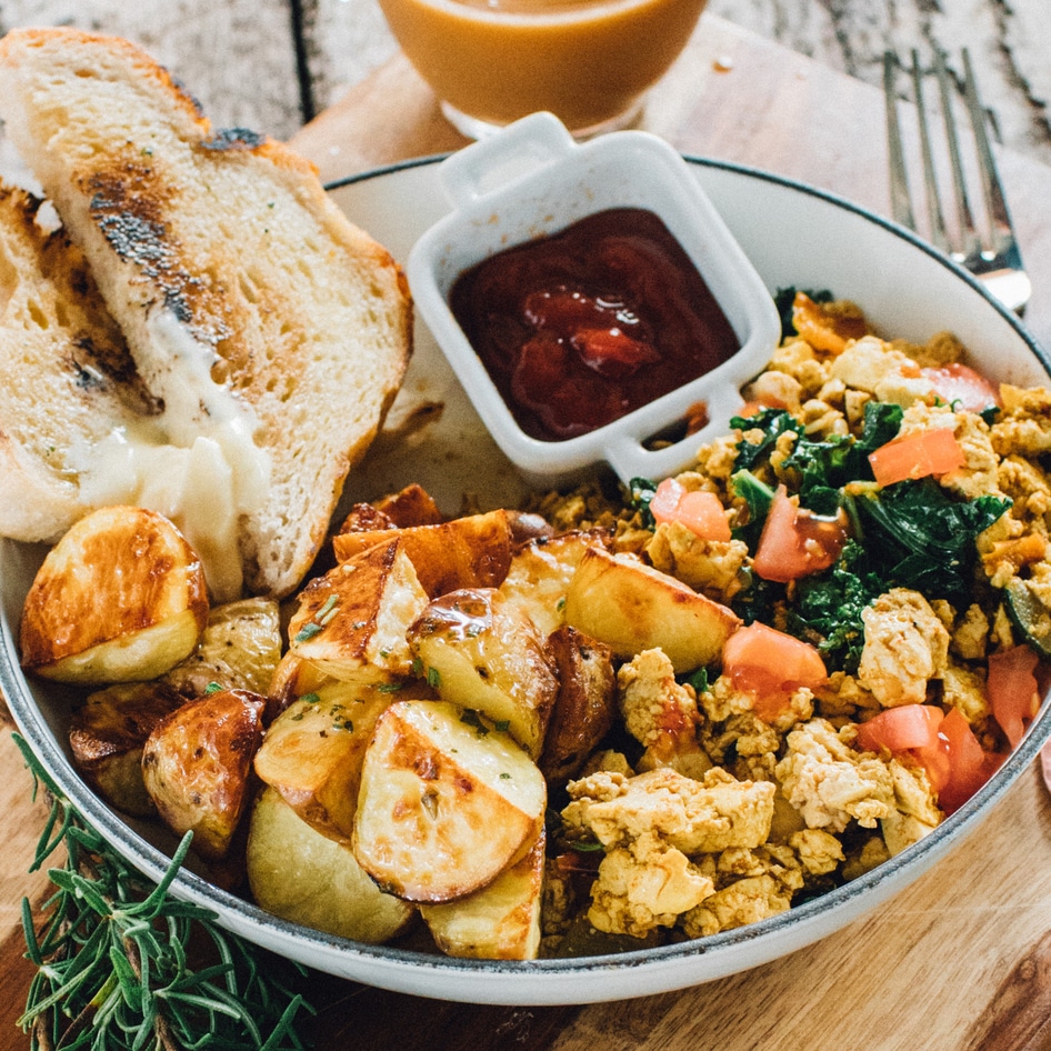 Curry-Spiced Vegan Tofu Scramble 