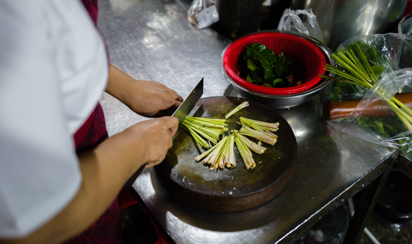 chopping lemongrass